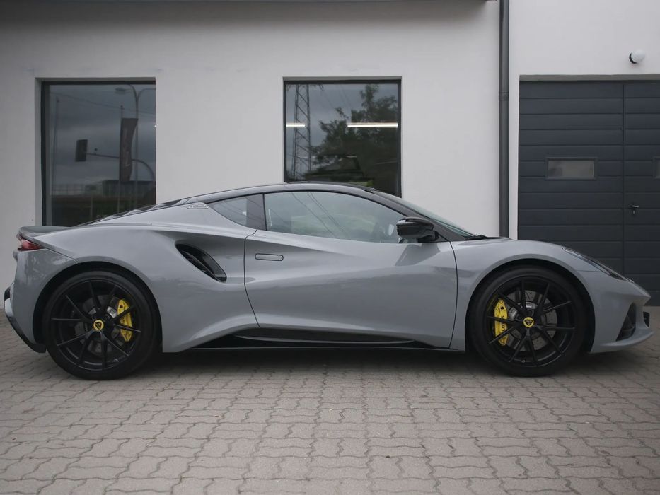 Lotus Emira