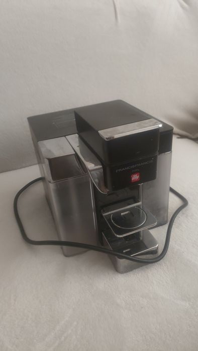 Dwa ekspresy DeLonghi nespresso i inny