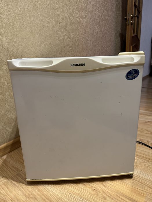 Міні холодильник Samsung