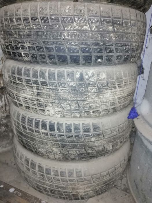Продам шини з дисками