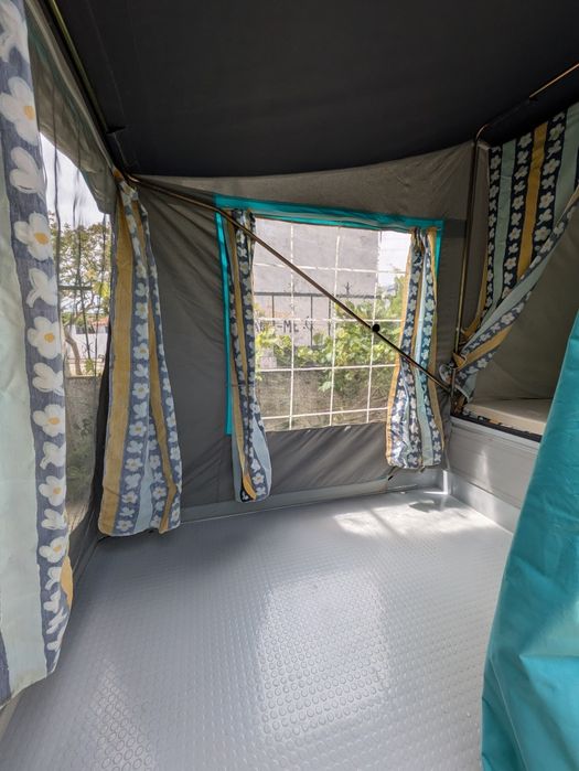 Tenda com atrelado
