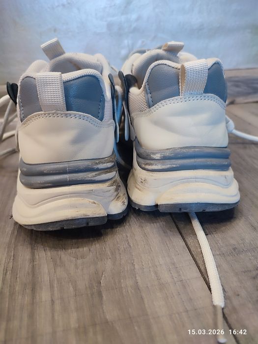 Кросівки для дівчинки