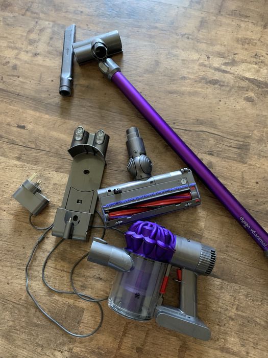 Аккумуляторный пылесос Dyson v6 total clean