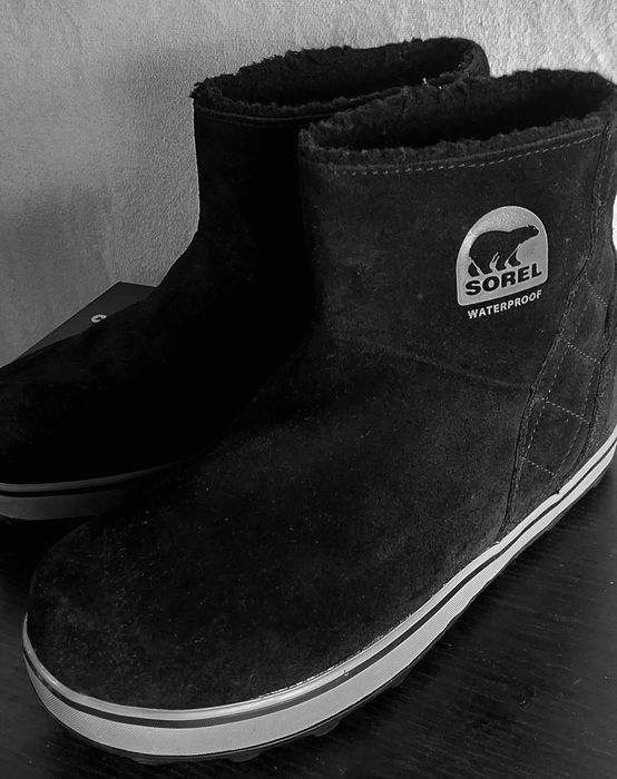 Botas de neve Sorel em


camurça preta.


⁃ Material exterior em


cam