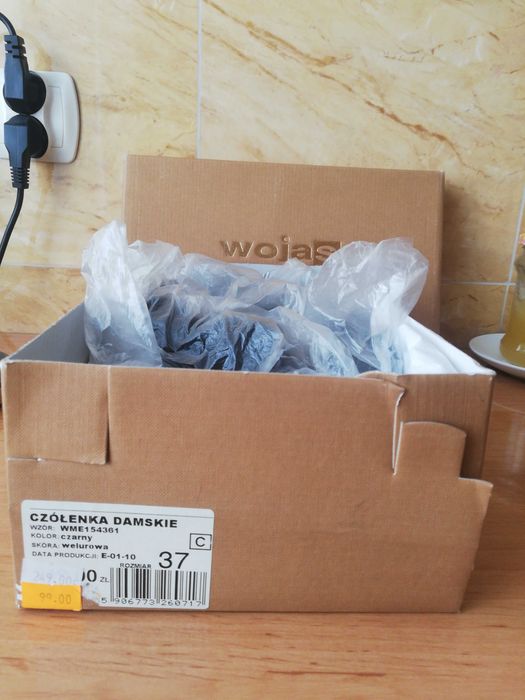 Półbuty czarne skórka welur Wojas