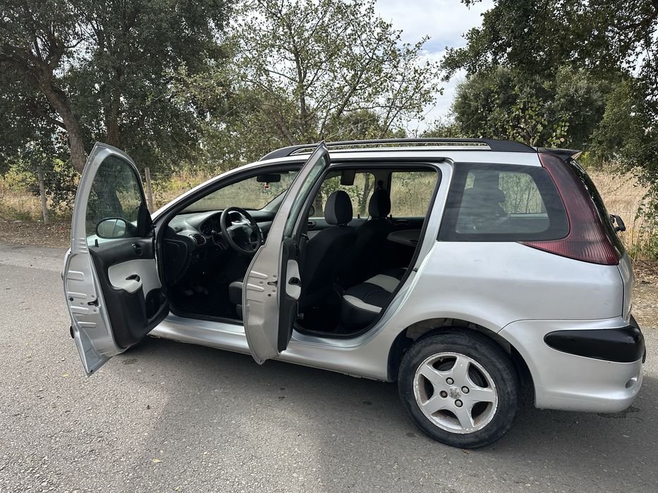 Peugeot 206 SW (Carrinha) – Económica e Familiar (228.813 km)