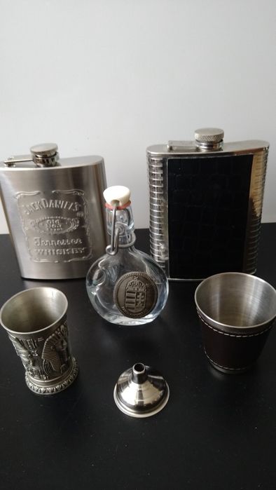 Фляга рюмка нержавейка.