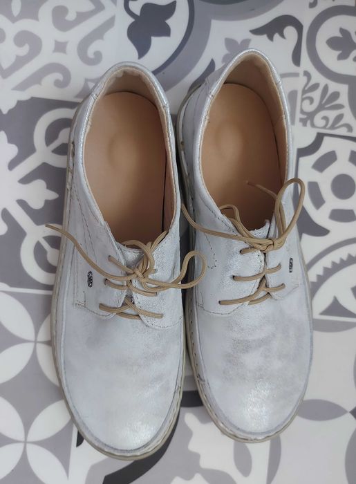 Skórzane półbuty damskie Papillon 42