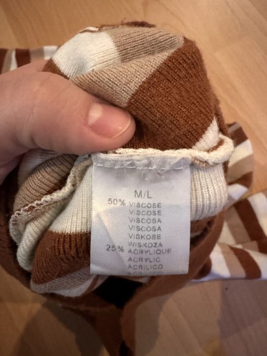 Sweterek z dekoltem V, w paski