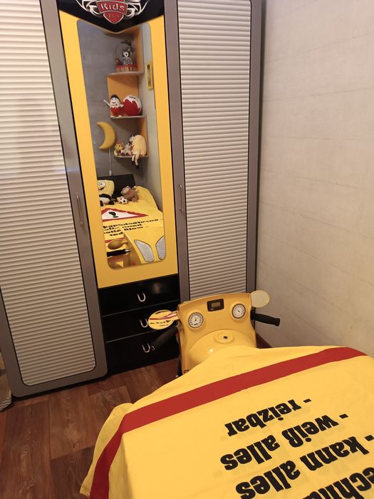 Продаю детский гарнитур moto Kids