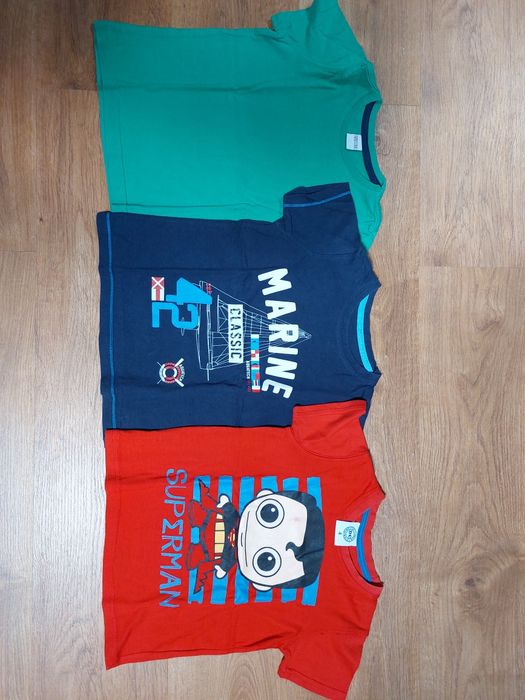 Tshirts e calções para menino de 4 anos