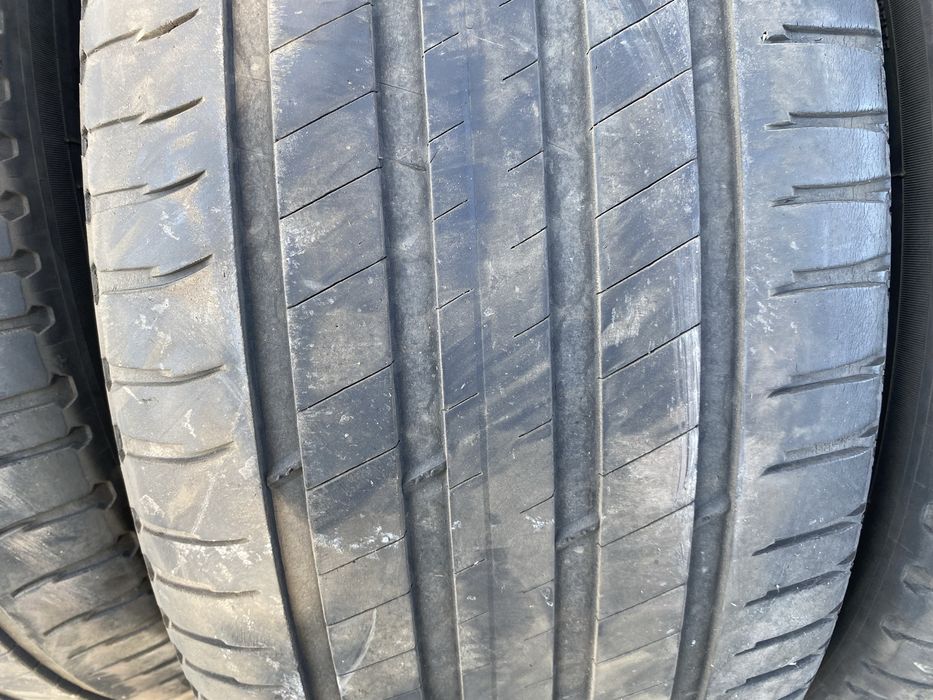 Продам резіну 255/45/19 2015года Michelin