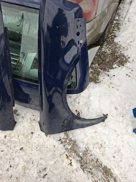 Volkswagen Passat b5 fl błotnik prawy bez kierunku  la5e