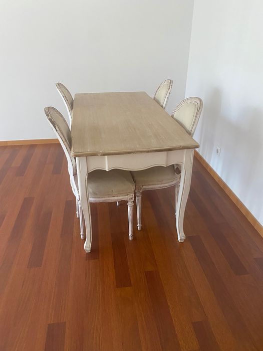 Mesa Viena Vintage Gato Preto - 75x31x162