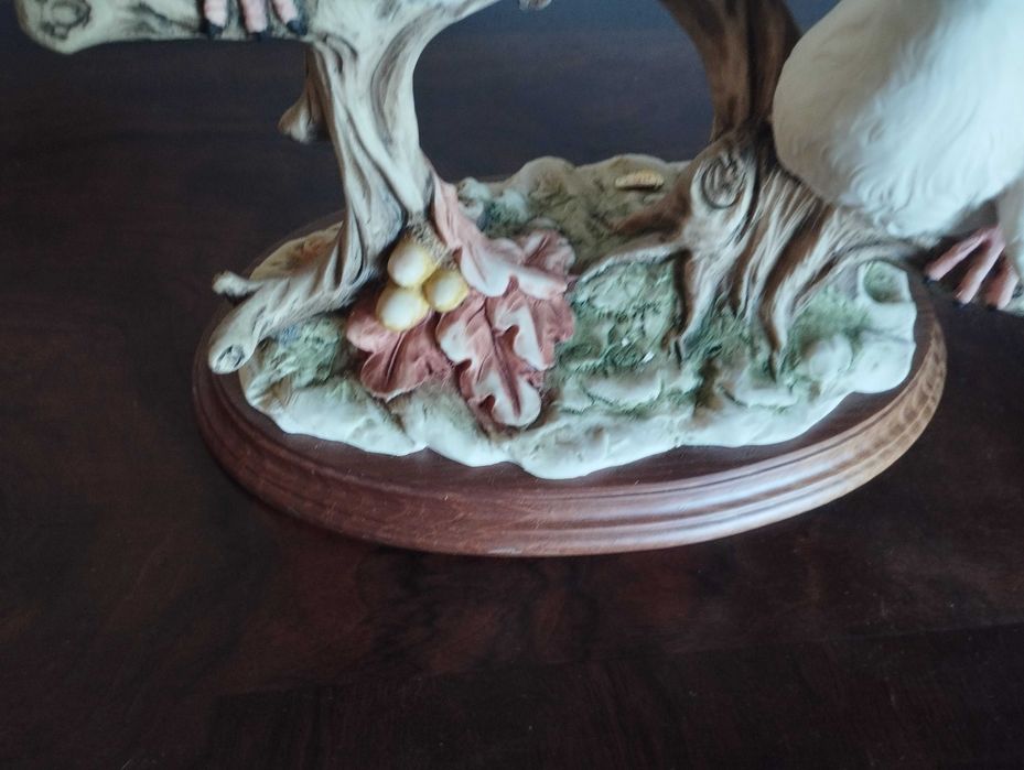 Arranjo de pássaros em cerâmica