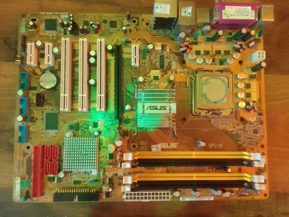 Материнська плата Asus P5B плюс процессор Intel Core 2 Duo E6420