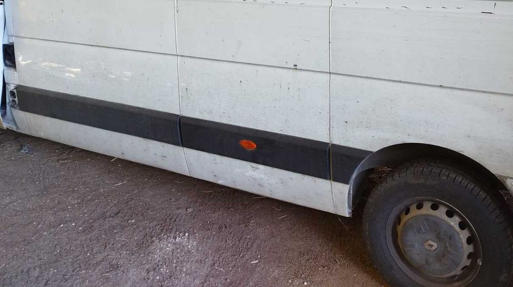 Friso lateral esquerdo Renault Master III L3H2 2.3 dci