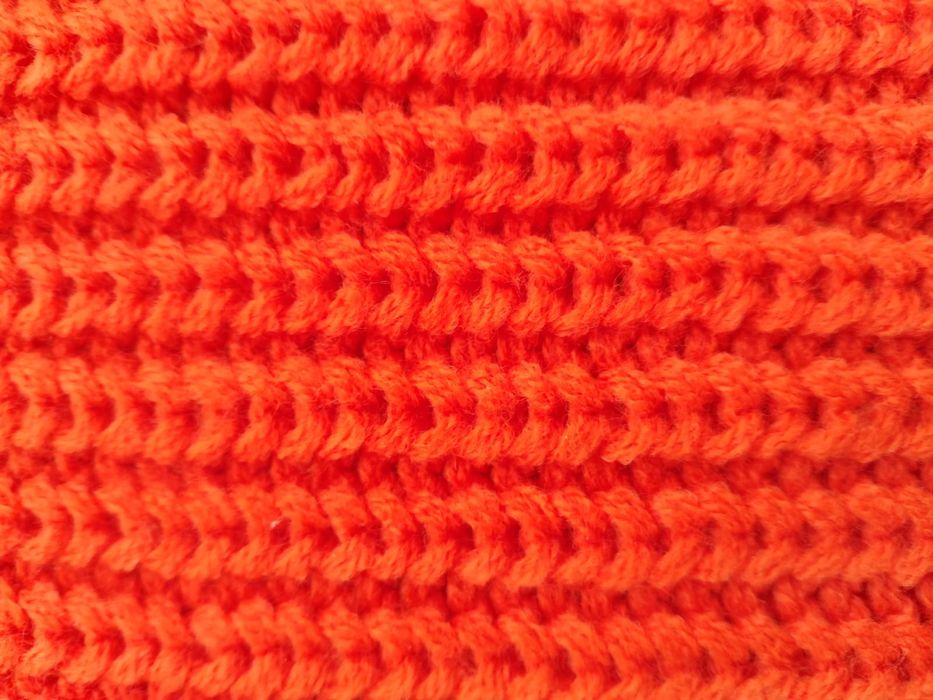 Sweter ,grubej prożkowanej dzianiny roz uniwersalny