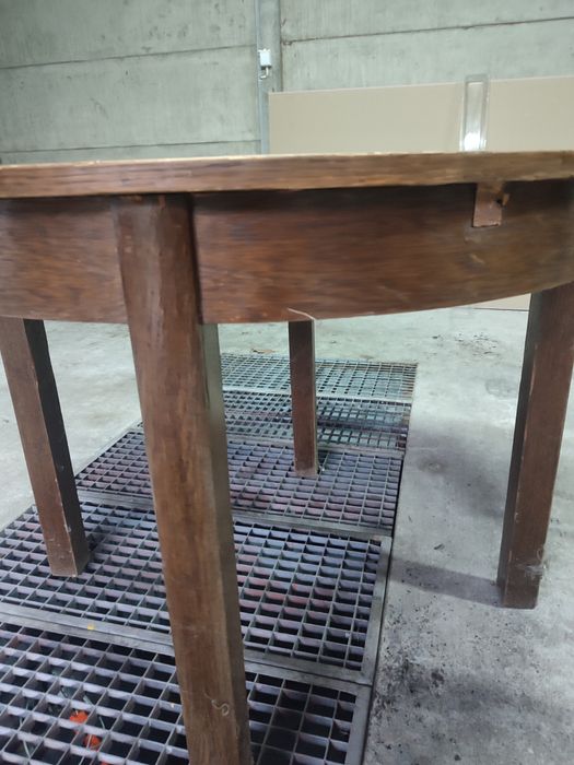 Stół PRL okrągły z krzesłami