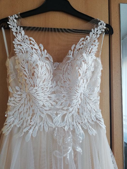 Piekna suknia ślubna