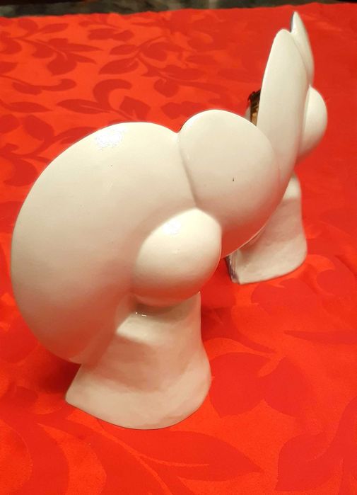 Estatuetas de divas em porcelana.