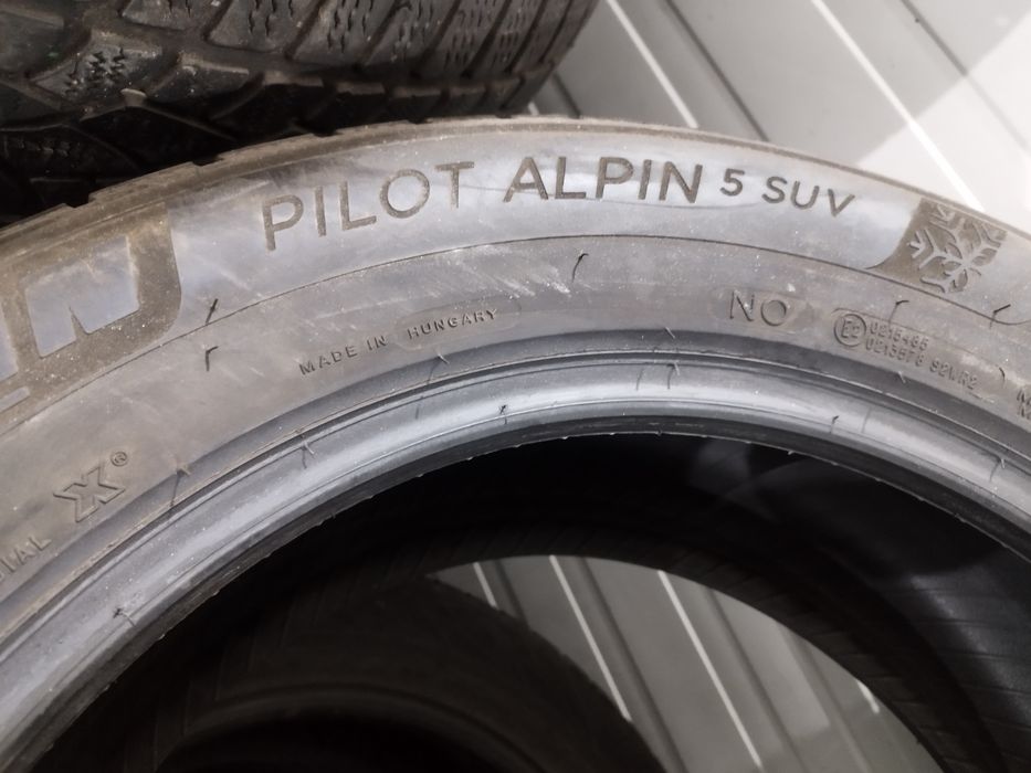 255/55 R 19 zimowe Michelin.