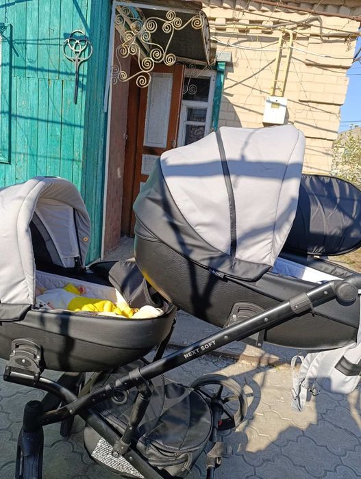 Продам коляску для близнецов, двойни.