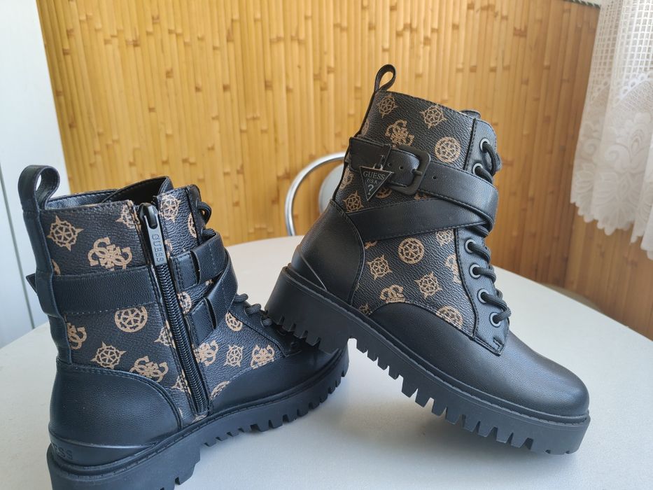 Дитячі червикі Guess 35розмір.оригінал