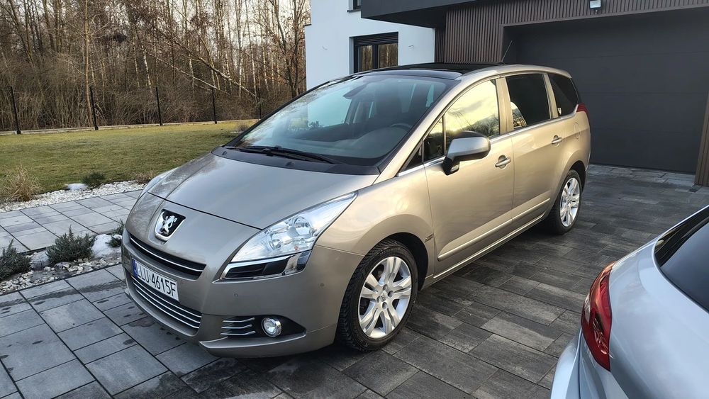 Peugeot 5008 Oszczędne 1.6 hdi Panorama PDC Nowy rozrząd