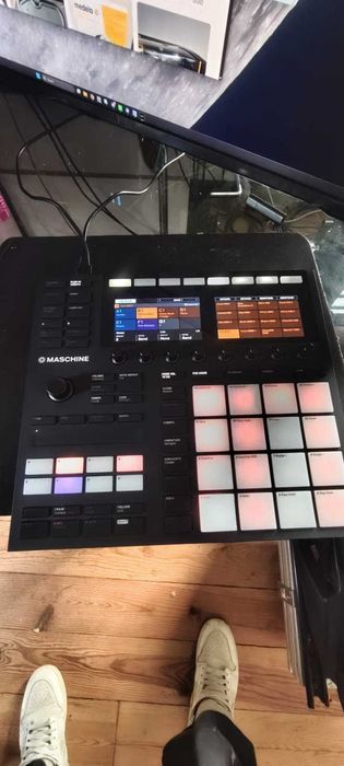 Native Instruments Maschine MK3 (Como Nova + Caixa + Licença Software)
