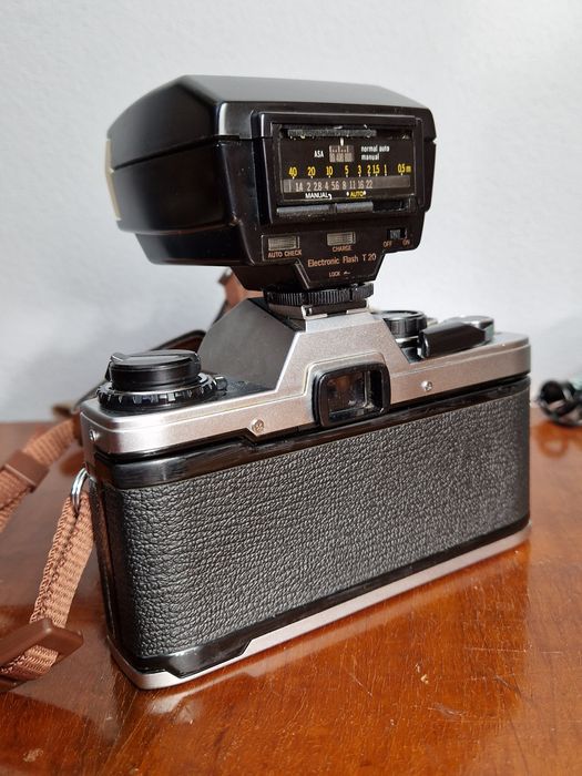 Aparat Analogowy Olympus OM10 Lampa Vintage Retro Klisze Kliszowy + Ob