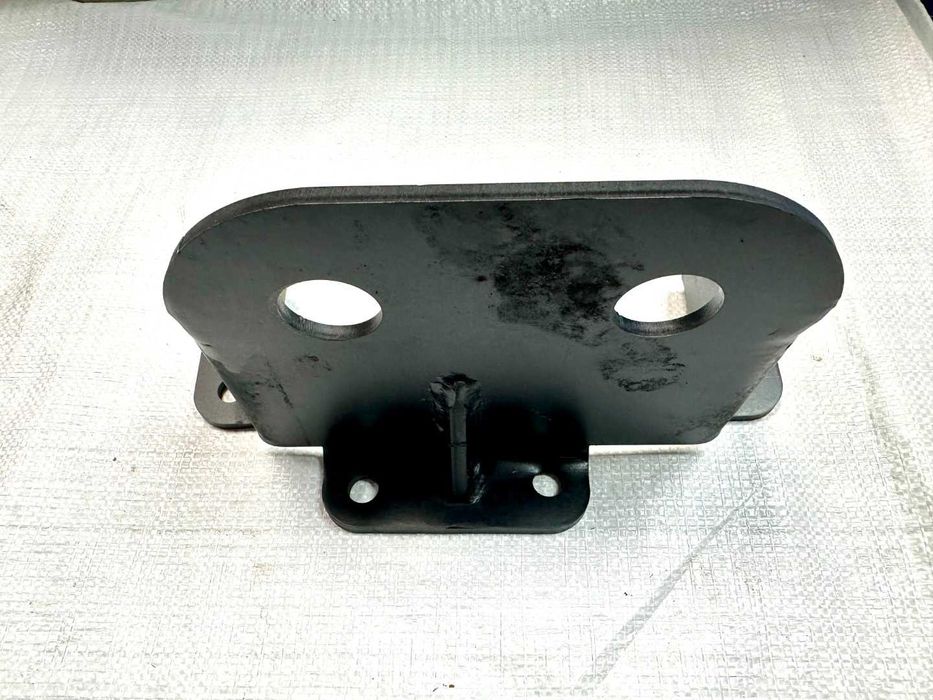 Кронштейн підвіски роздатки (лівий) Камаз 4310-1801022