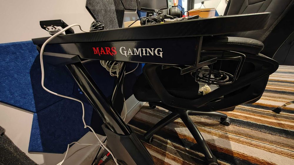 ** MESA GAMING com LEDs, controle remoto ** IMPECÁVEL ** COMO NOVA ** MARS GAMING
