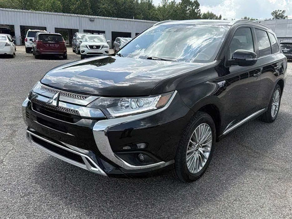 Mitsubishi Outlander Hybrid      2022