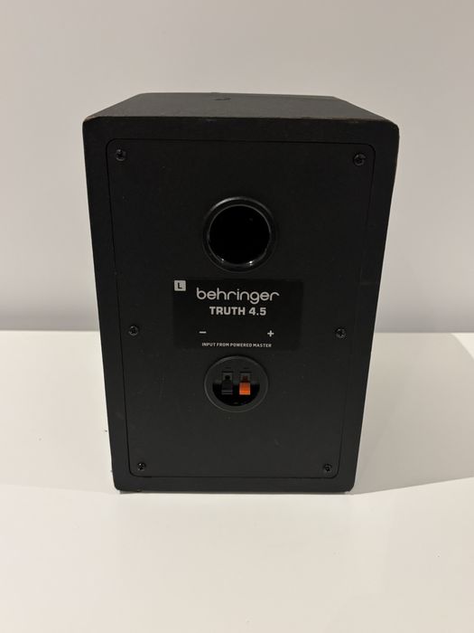 Behringer Truth 4.5