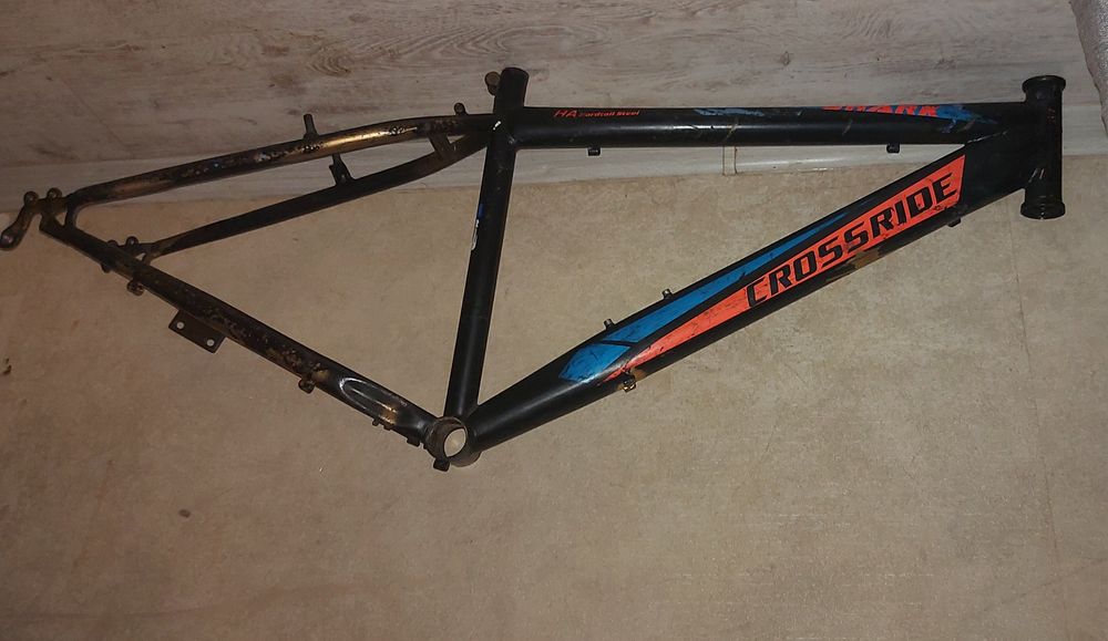 Продам три велосипедных рамы