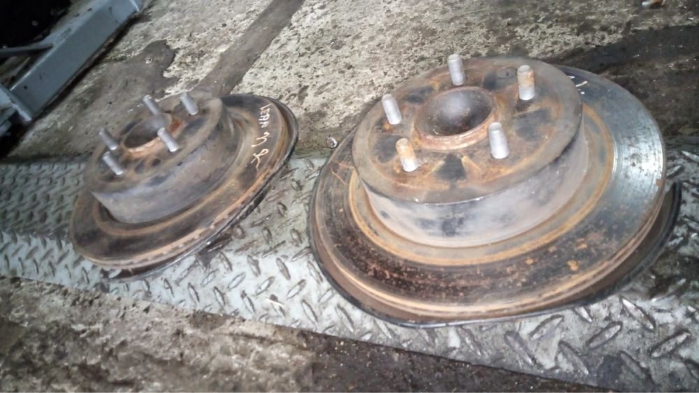 Цапфа в зборі задня Суппорт Ступиця Nissan Leaf Ніссан Ліф 11-17