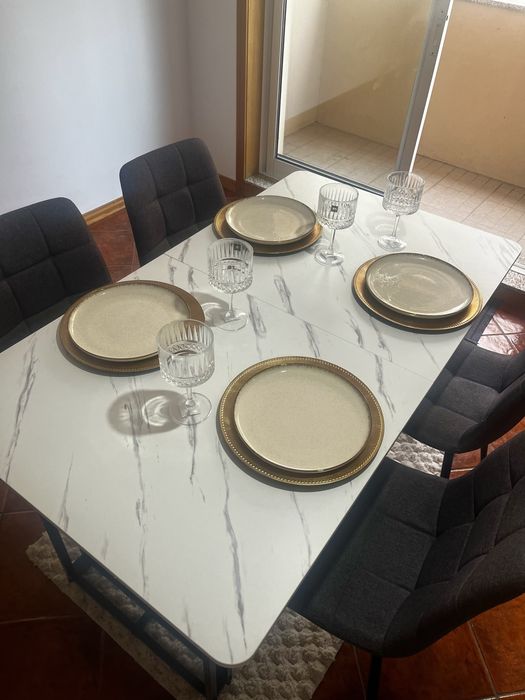 Mesa jantar e 4 cadeiras