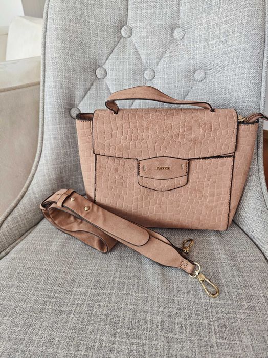 Różowa torebka zamszowa Parfois