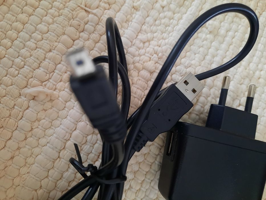 Kabel z ładowarką USB