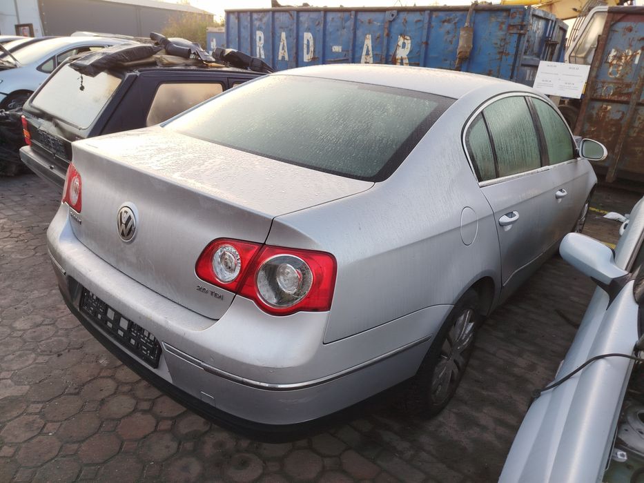 VW Passat B6 LA7W klapa tył tylna kompletna stan bdb wysyłka