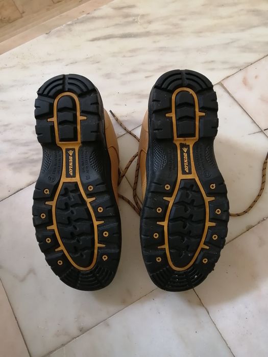 Sapatos  usados 2 vezes, Dunlop nr42 para trabalho com biqueira de aço