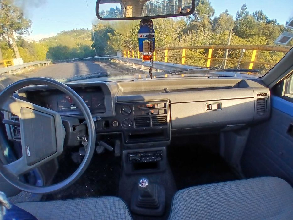 Mazda b2200 3 lugares