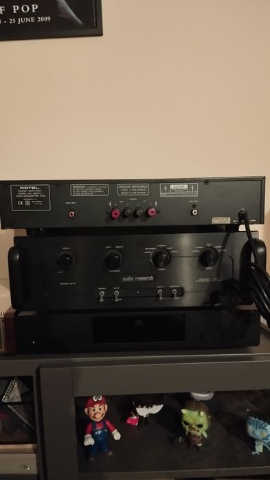 Vendo amplificador de potência Rotel modelo RB971 a trabalhar na perfe