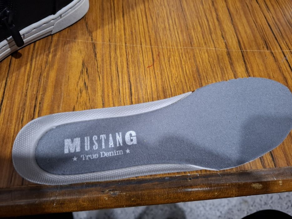 Trzewiki  Mustang