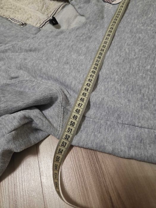 Bluza z kapturem miś V neck dekolt szara colours of the world