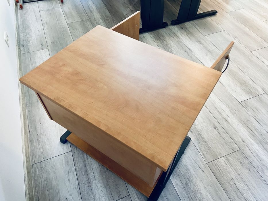 Pomocnik szafka biurowa pod drukarke xero mocna