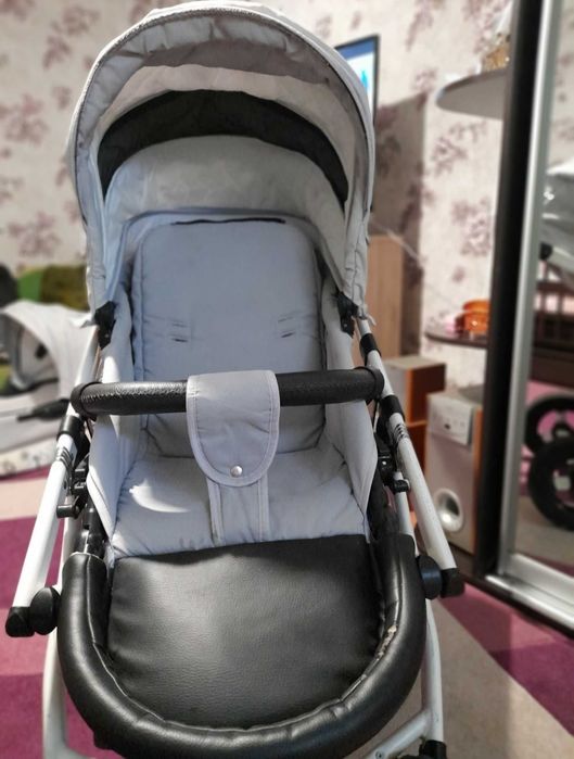 Продам детскую каляску два в одном