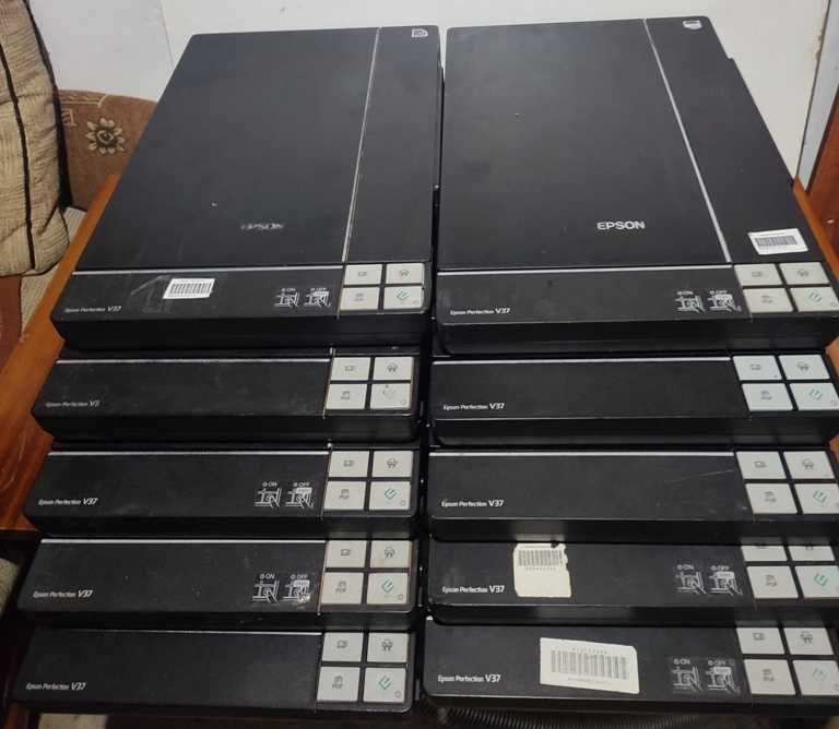 10 сканерів Epson Perfection V37 одним лотом