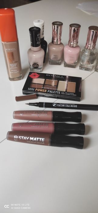 Rimmel Lasting Radiance + Pomadka Manhattan Nowe!